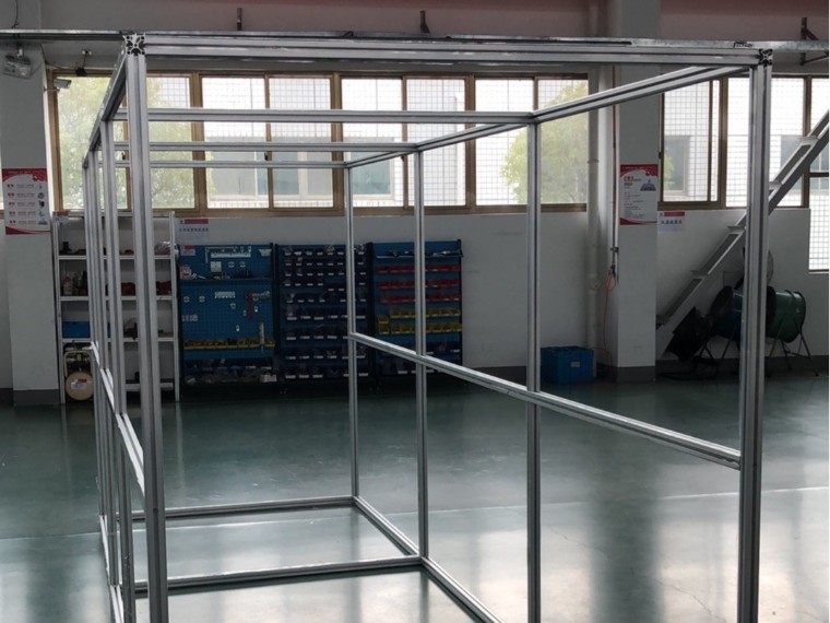 澳宏為您解答：用工業(yè)鋁型材搭建無塵室潔凈棚隔斷需要用到哪些配件？