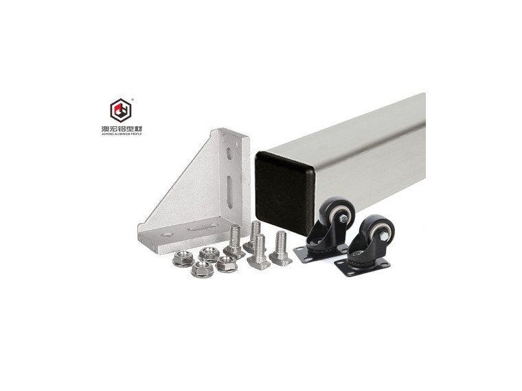 鋁型材圍欄是如何組裝成片的？