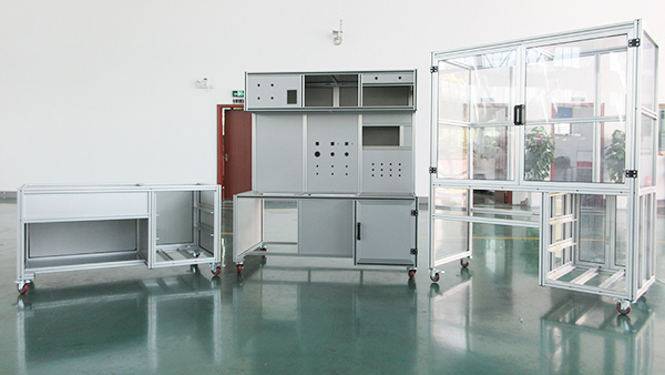 鋁型材框架怎么固定板或者鐵網？